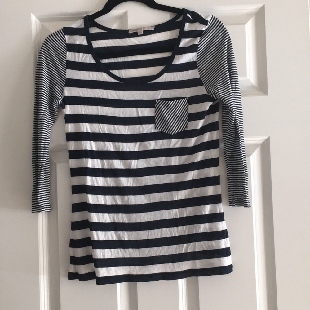 3/4 sleeve knit top.